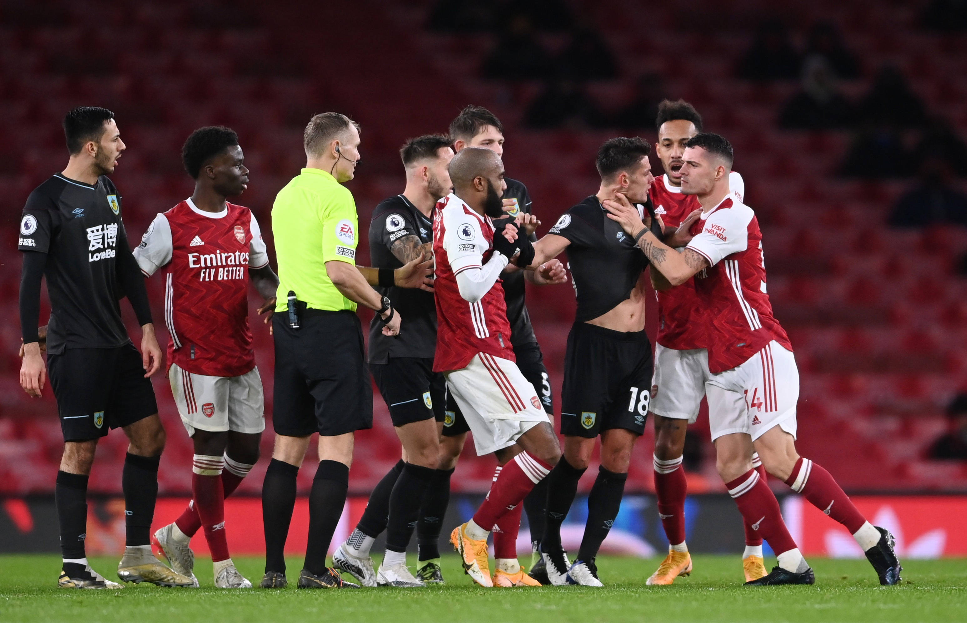 强调基础设 强调基础设